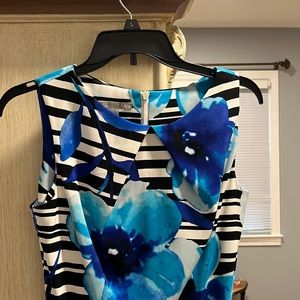 Blue/white floral pattern dress